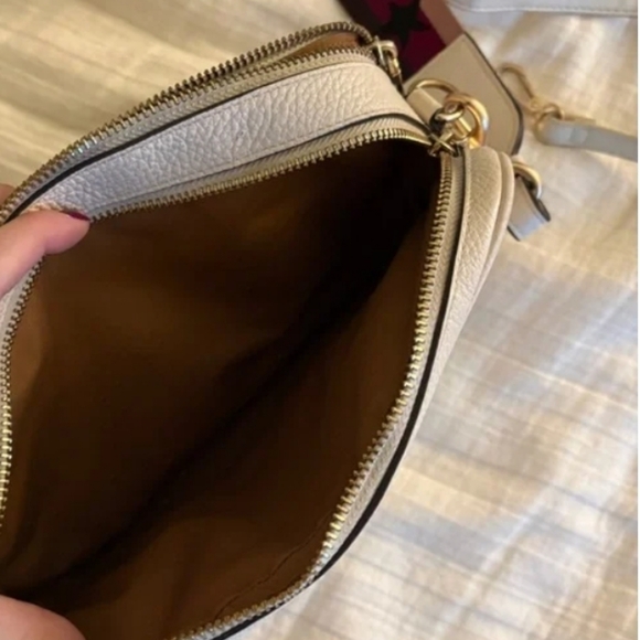 Coach Jes Chalk Crossbody Bag Gold Tone Double Zipper Guitar Strap Womens Purse - Picture 8 of 16